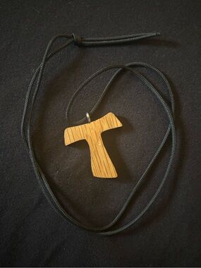 5/$10💰wooden cross necklace